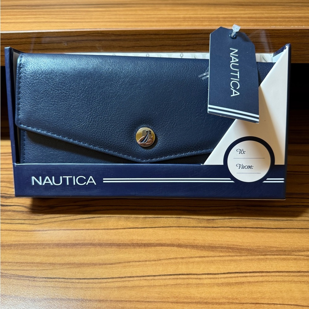 $49 Retail Nautica Navy Blue Wallet